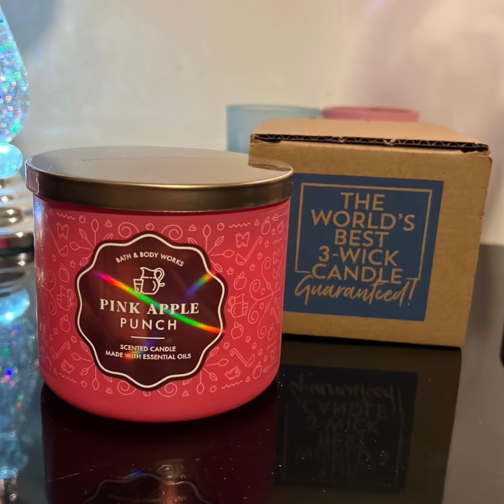 💎2 for $35💎. Bath & body works 14.5oz pink apple punch 3 wick candle